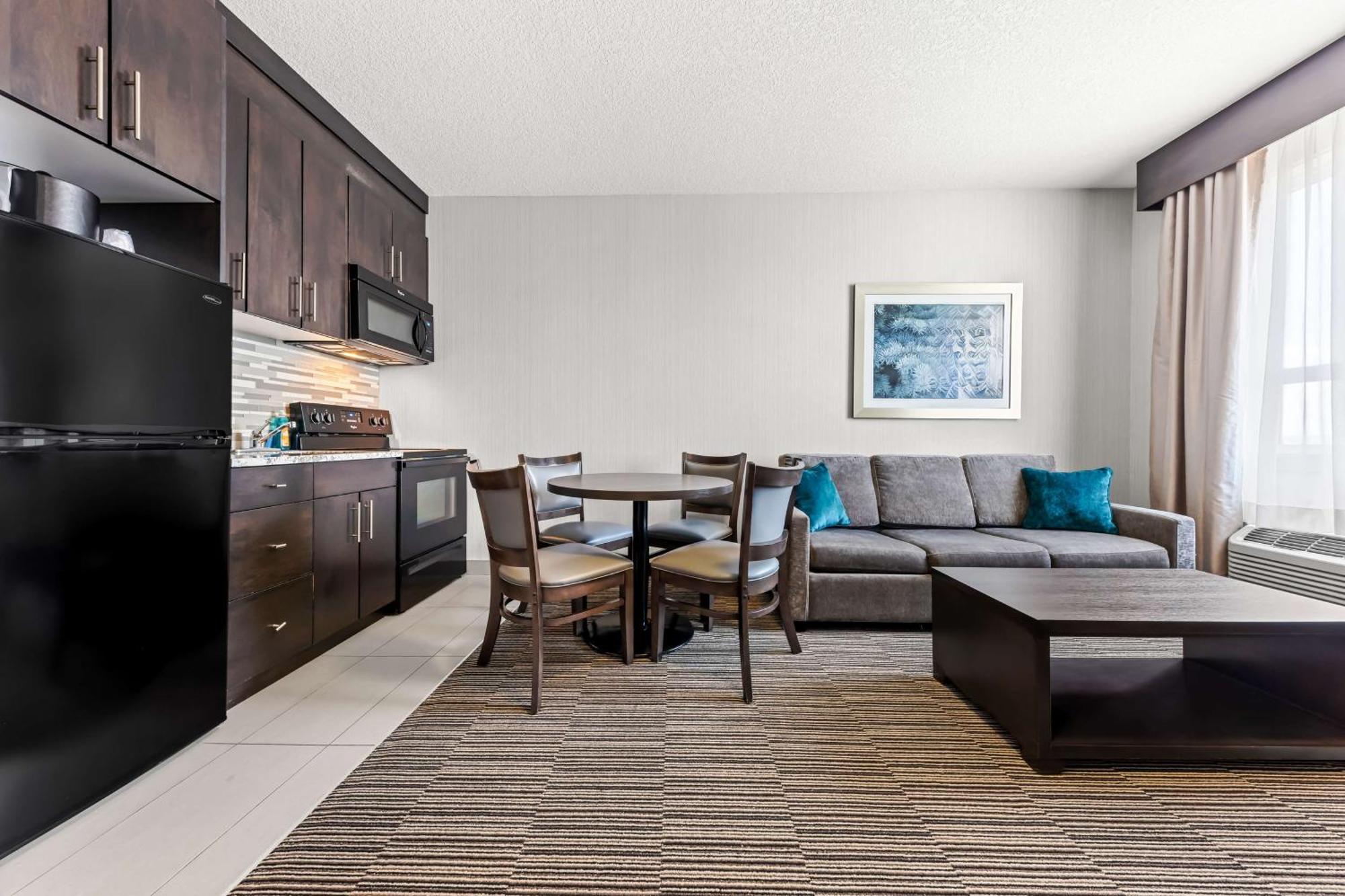 Best Western Plus Airdrie Gateway Zewnętrze zdjęcie